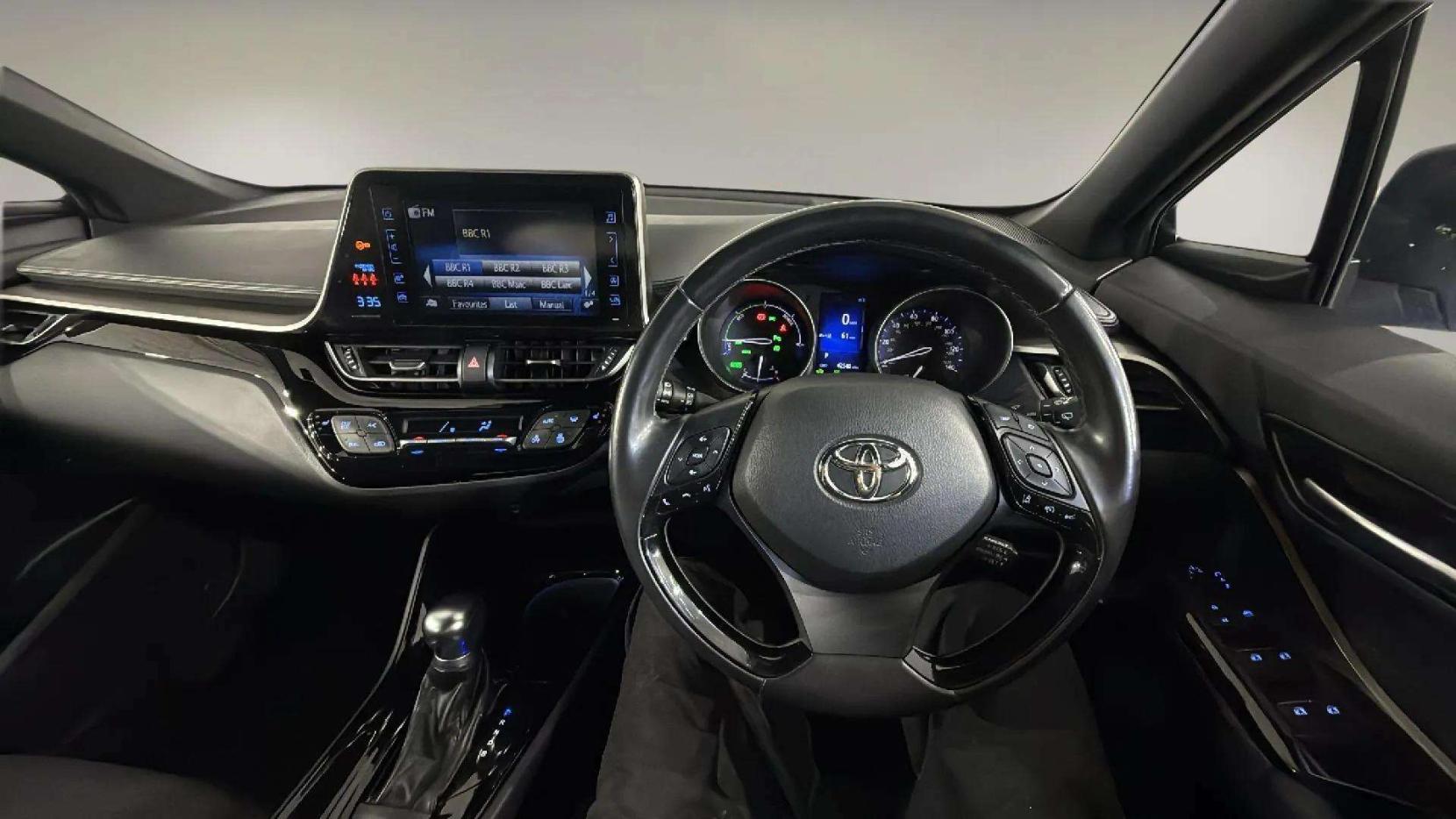 Toyota C-HR 1.8 VVT-h Dynamic SUV 5dr Petrol Hybrid CVT Euro 6 (s/s) (122 ps)