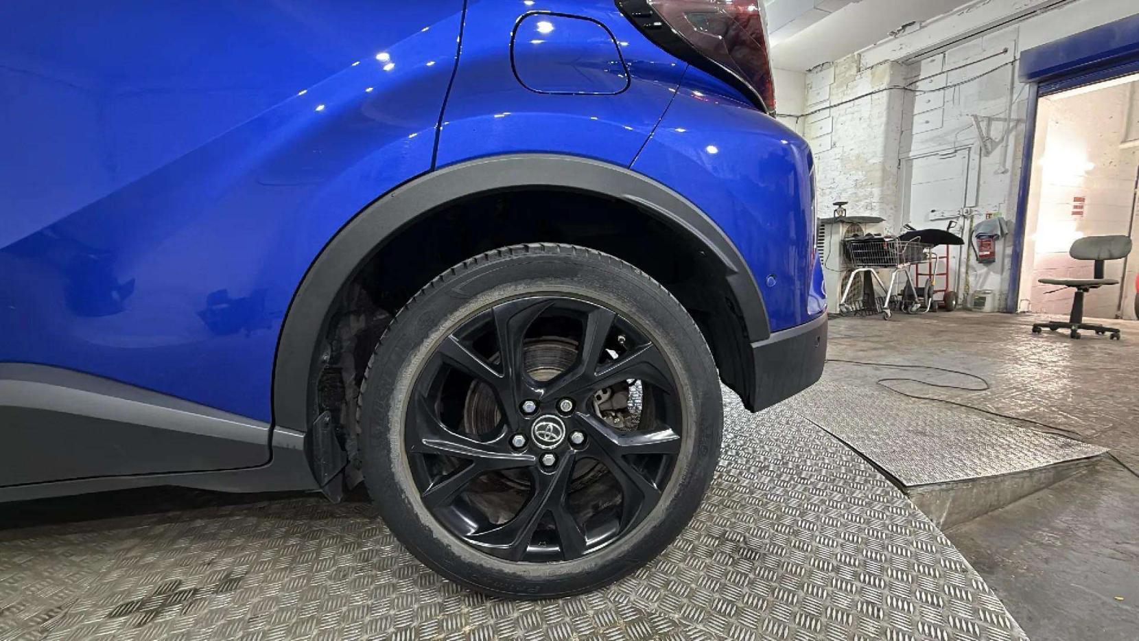 Toyota C-HR 1.8 VVT-h Dynamic SUV 5dr Petrol Hybrid CVT Euro 6 (s/s) (122 ps)