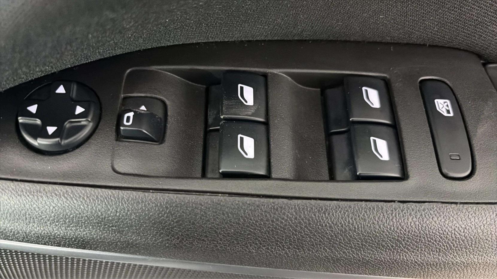 Vauxhall Crossland X 1.2 SE Nav SUV 5dr Petrol Manual Euro 6 (81 ps)