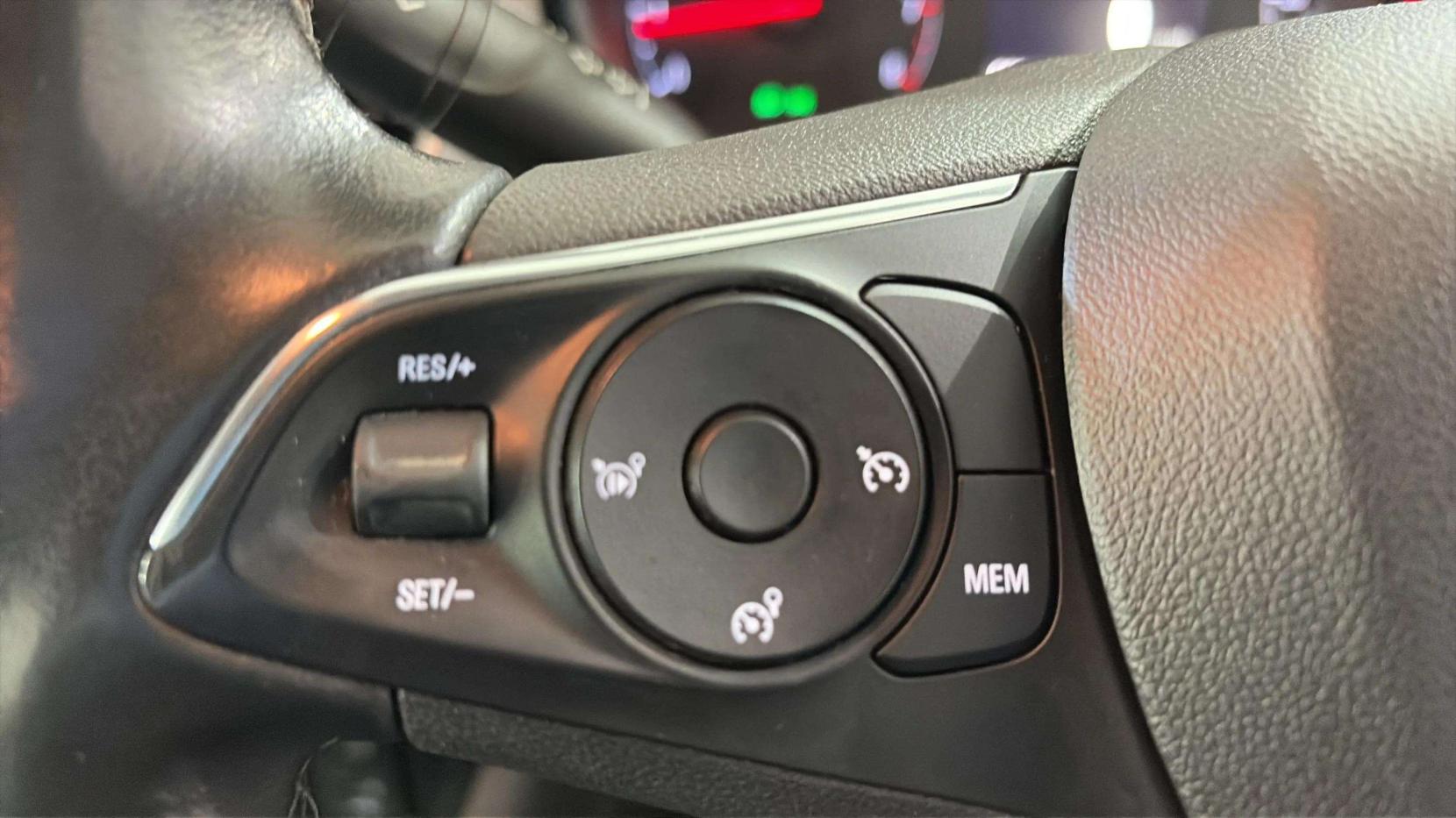 Vauxhall Crossland X 1.2 SE Nav SUV 5dr Petrol Manual Euro 6 (81 ps)