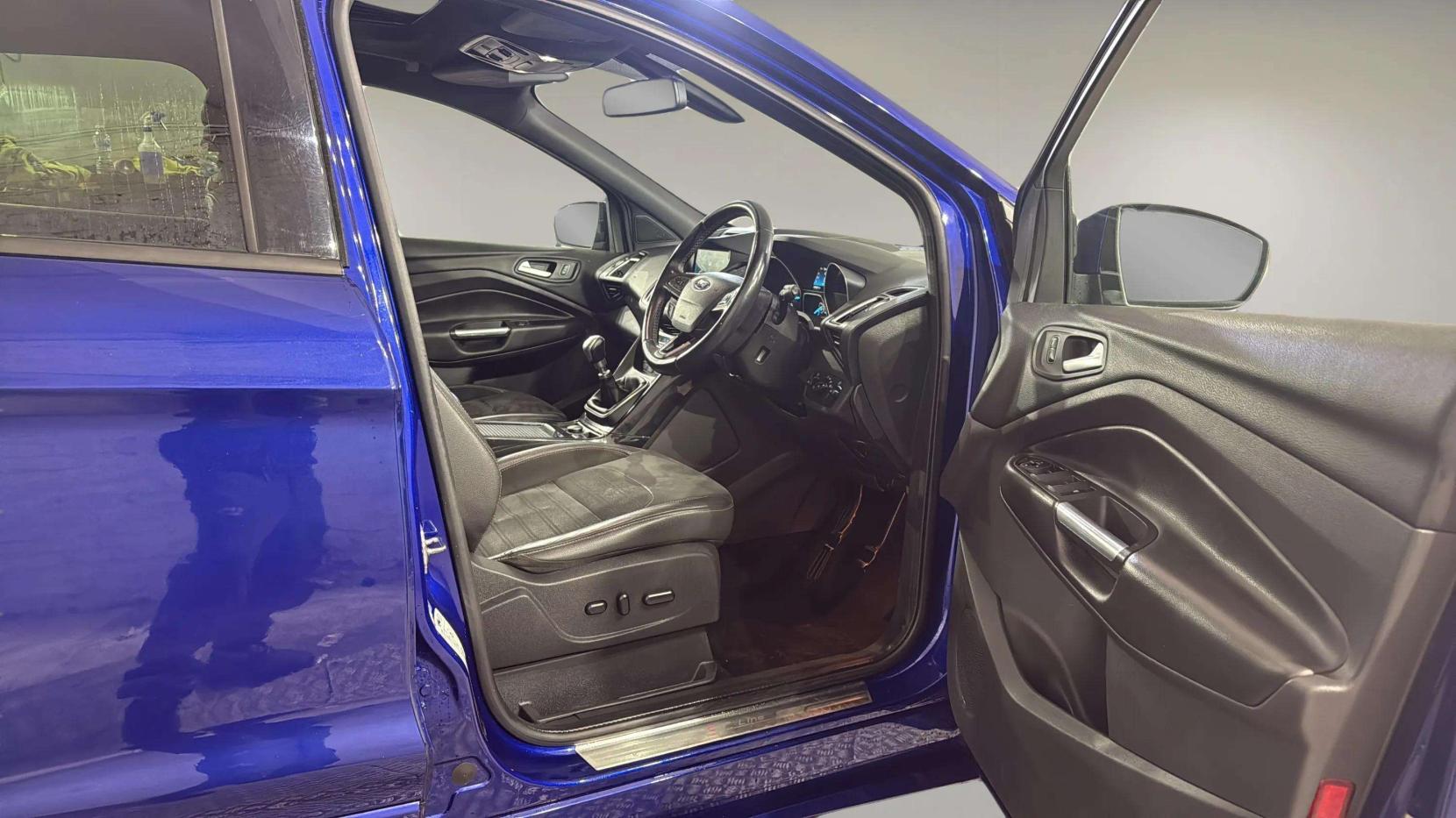 Ford Kuga 2.0 TDCi ST-Line X SUV 5dr Diesel Manual AWD Euro 6 (s/s) (180 ps)