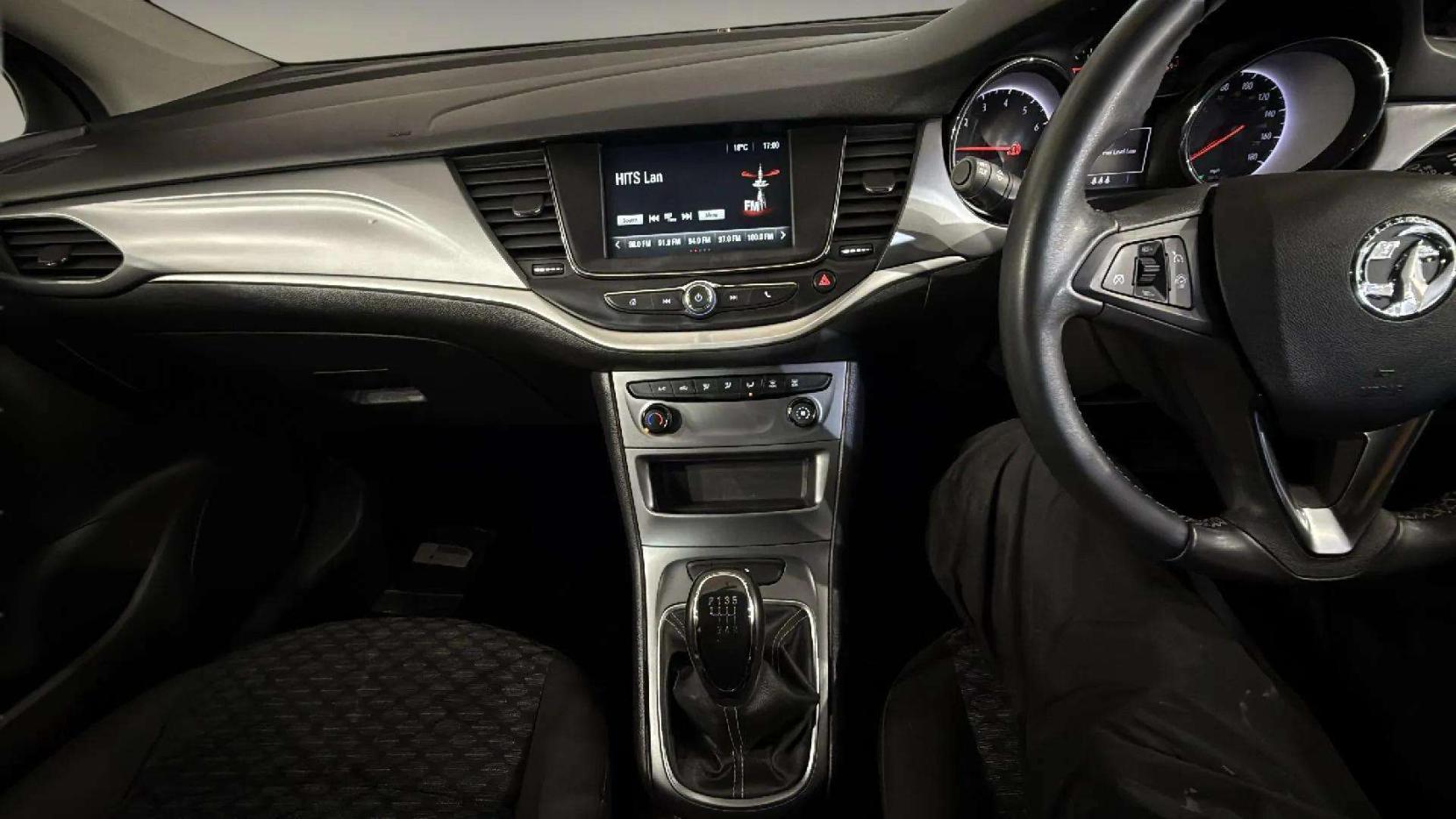 Vauxhall Astra 1.2 Turbo Business Edition Nav Hatchback 5dr Petrol Manual Euro 6 (s/s) (110 ps)