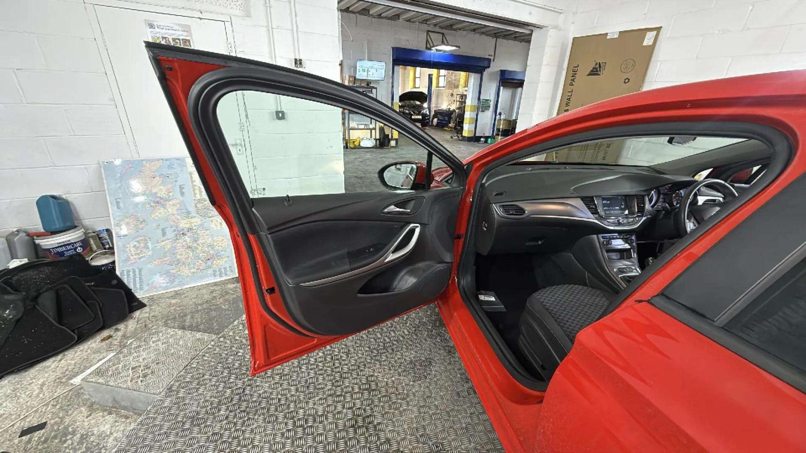 Vauxhall Astra 1.2 Turbo Business Edition Nav Hatchback 5dr Petrol Manual Euro 6 (s/s) (110 ps)