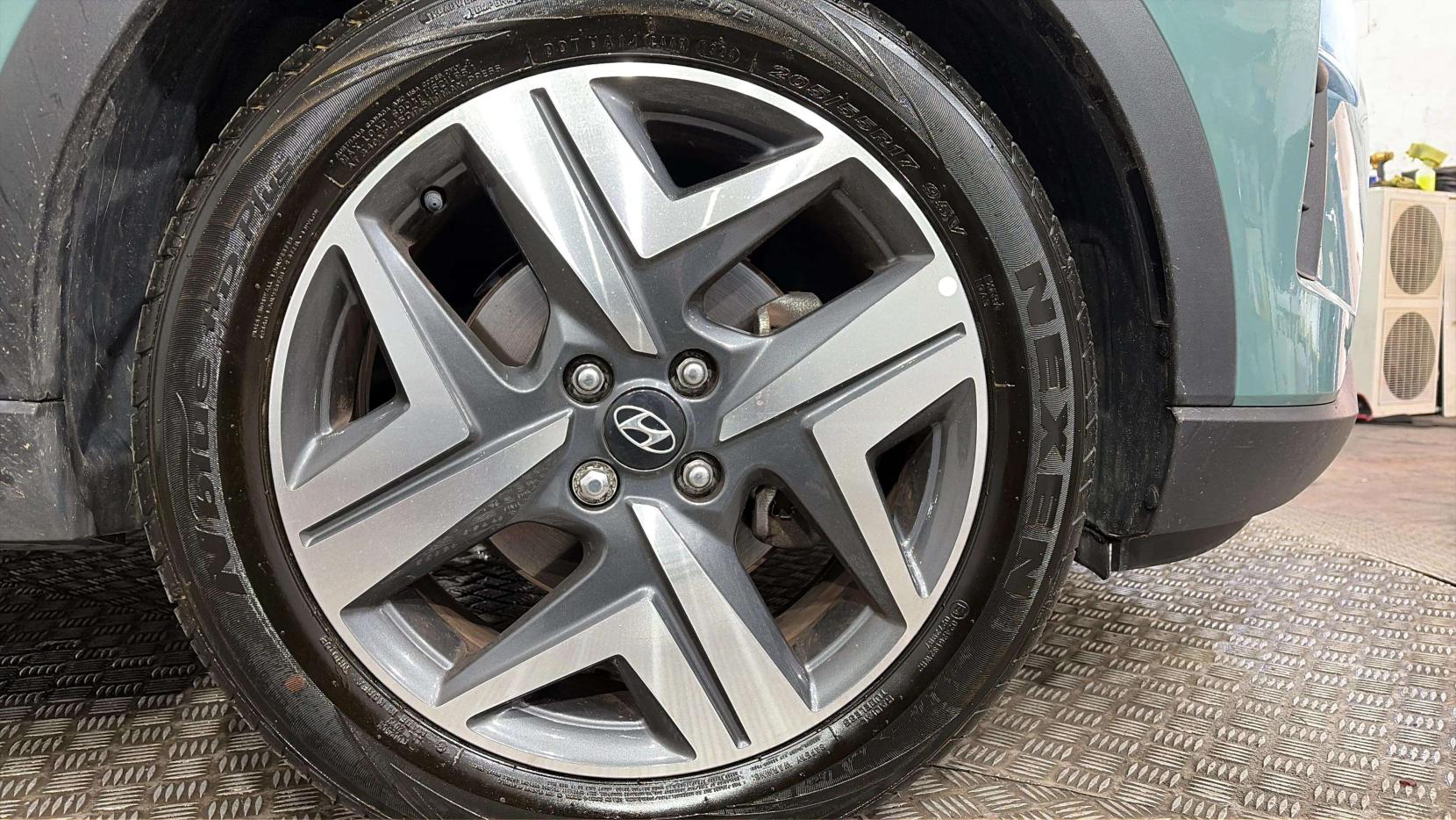 Hyundai BAYON 1.0 T-GDi MHEV Ultimate SUV 5dr Petrol Hybrid DCT Euro 6 (s/s) (100 ps)