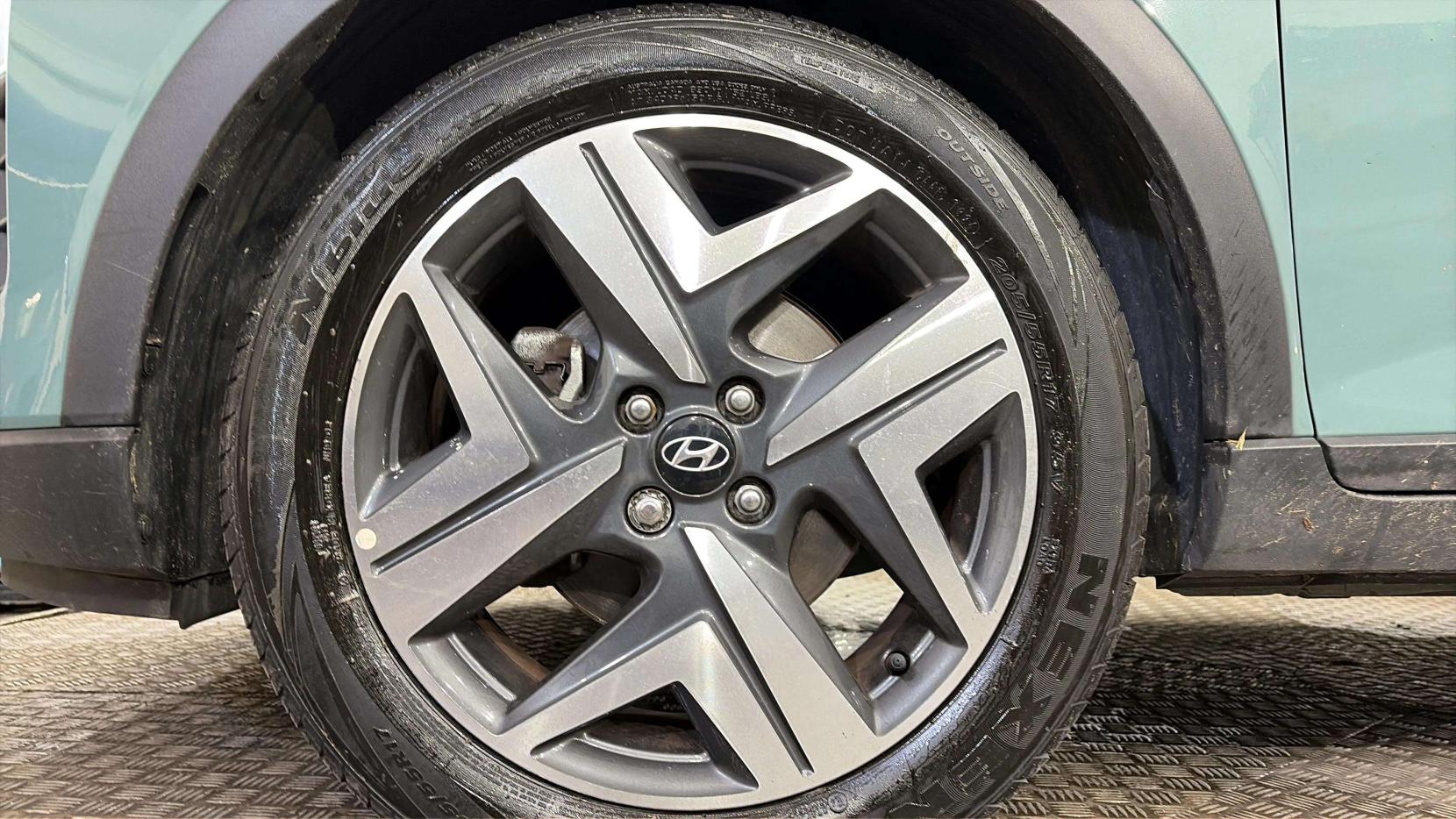 Hyundai BAYON 1.0 T-GDi MHEV Ultimate SUV 5dr Petrol Hybrid DCT Euro 6 (s/s) (100 ps)