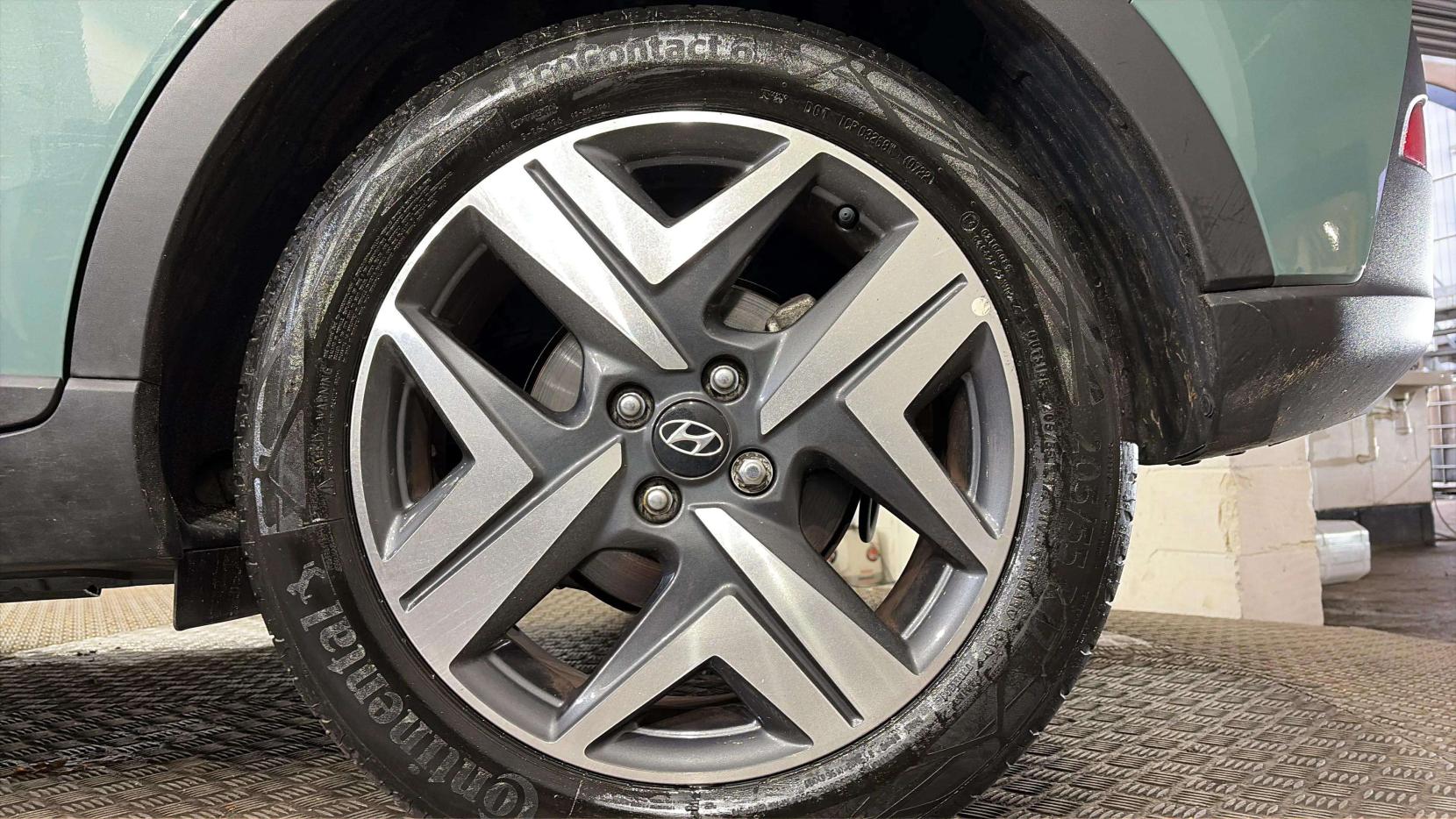 Hyundai BAYON 1.0 T-GDi MHEV Ultimate SUV 5dr Petrol Hybrid DCT Euro 6 (s/s) (100 ps)