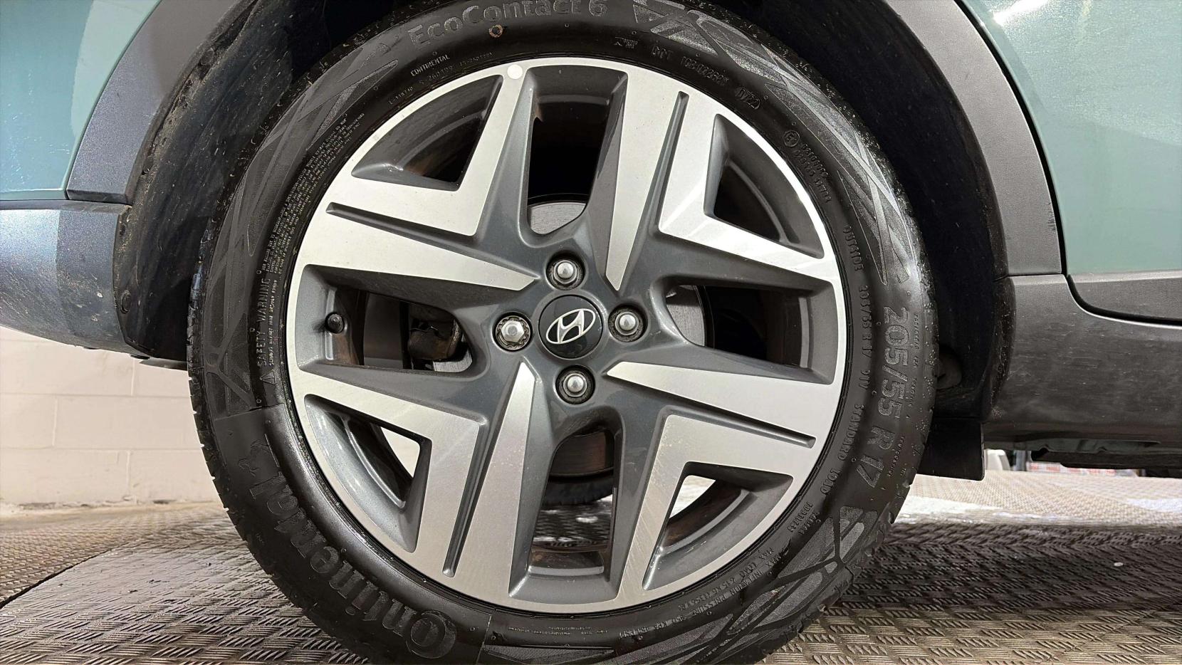 Hyundai BAYON 1.0 T-GDi MHEV Ultimate SUV 5dr Petrol Hybrid DCT Euro 6 (s/s) (100 ps)